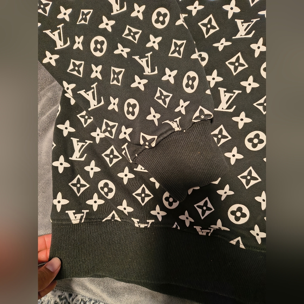 Men's Black Designer Sweater - Picture 4 of 9